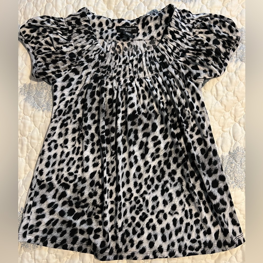 Valerie Stevens SZ PS ladies dress top.